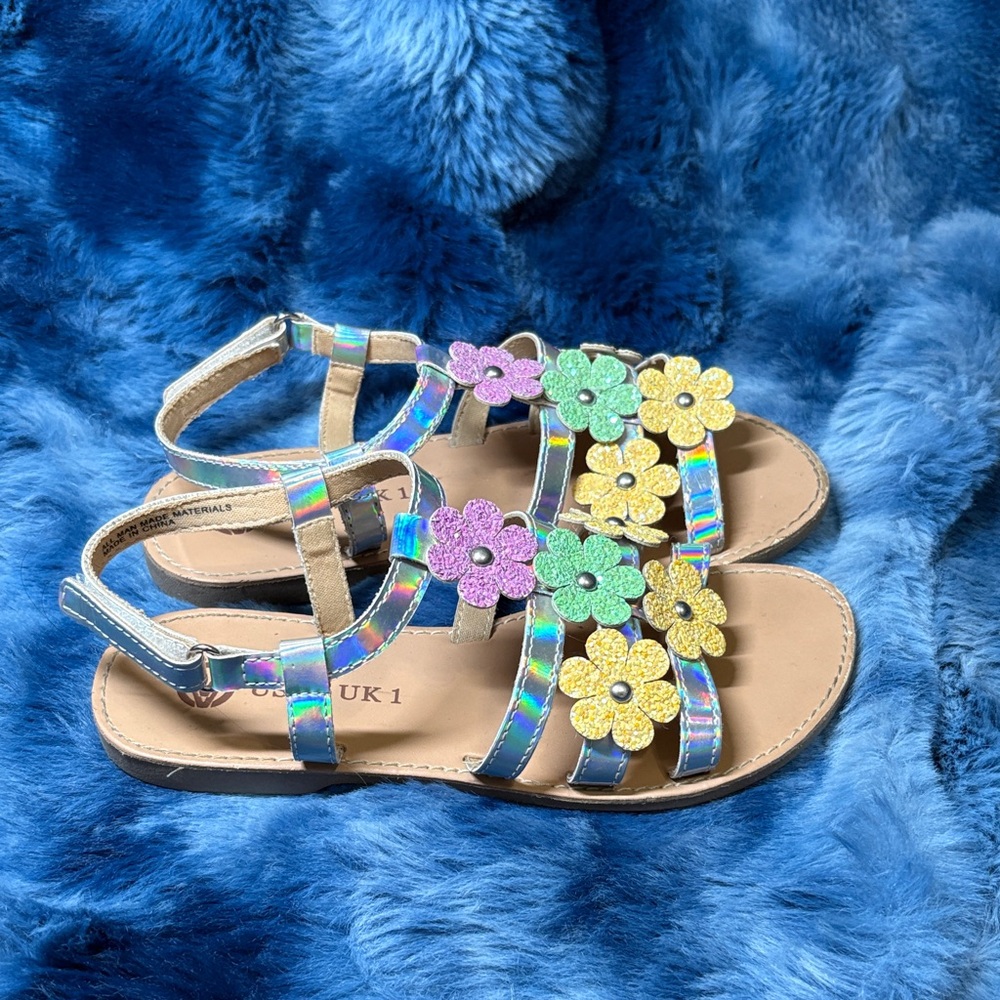 Girls size 2 strappy sandals pink